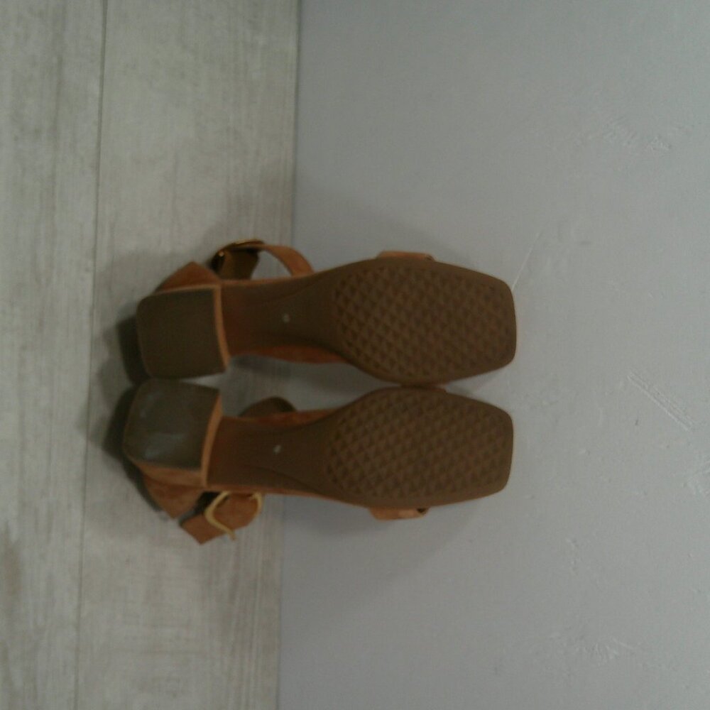 Aerosoles Women's Eliza Tan Sandals with Gold Buckle block heel Size 10 - Picture 14 of 14
